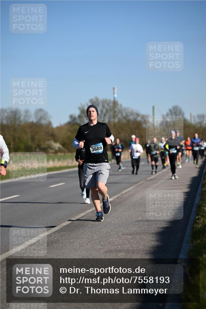 06.04.2025 - 44. Internationalen Wilhelmsburger Insellauf Dr. Thomas Lammeyer http://msf.ph/oto/7558193 06.04.2025 09:34:18 Laufen 3689 meine-sportfotos.de