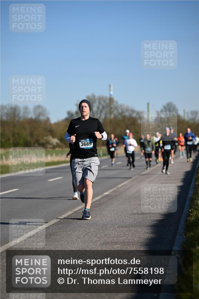 06.04.2025 - 44. Internationalen Wilhelmsburger Insellauf Dr. Thomas Lammeyer http://msf.ph/oto/7558198 06.04.2025 09:34:18 Laufen 3689 meine-sportfotos.de
