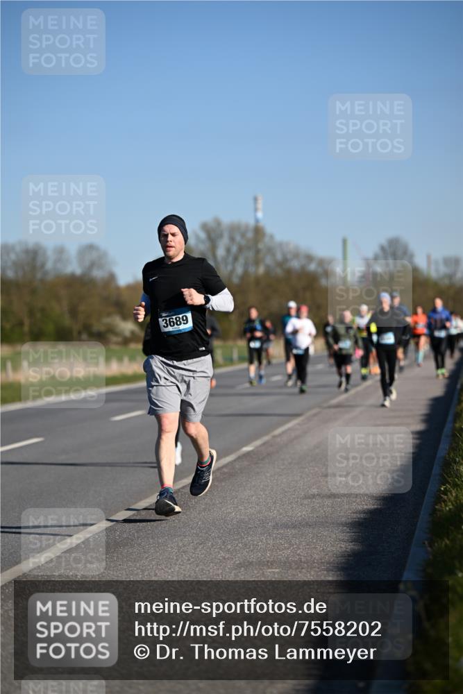 06.04.2025 - 44. Internationalen Wilhelmsburger Insellauf Dr. Thomas Lammeyer http://msf.ph/oto/7558202 06.04.2025 09:34:19 Laufen 3689 meine-sportfotos.de