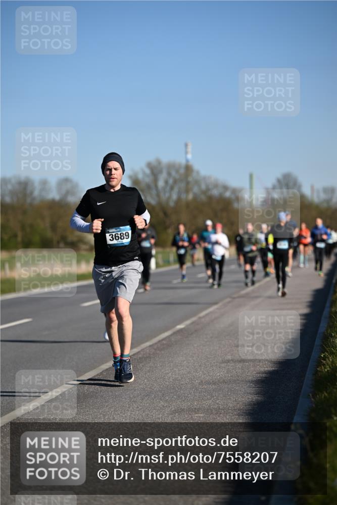 06.04.2025 - 44. Internationalen Wilhelmsburger Insellauf Dr. Thomas Lammeyer http://msf.ph/oto/7558207 06.04.2025 09:34:19 Laufen 3689 meine-sportfotos.de