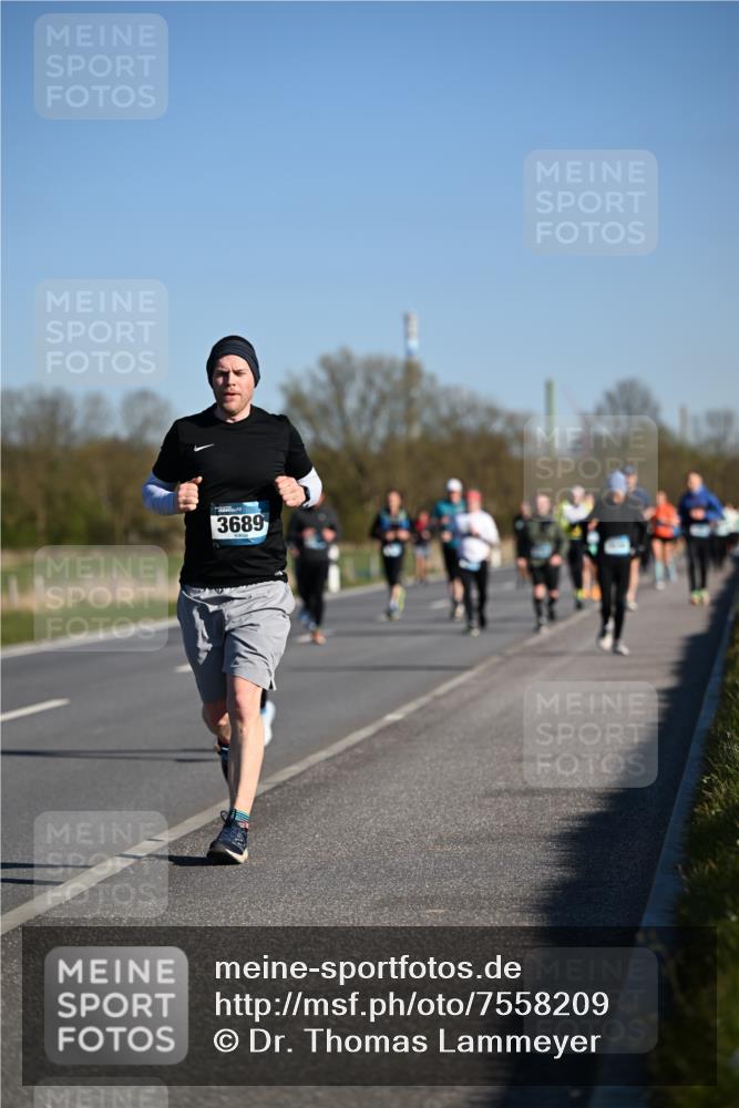 06.04.2025 - 44. Internationalen Wilhelmsburger Insellauf Dr. Thomas Lammeyer http://msf.ph/oto/7558209 06.04.2025 09:34:19 Laufen 3689 meine-sportfotos.de