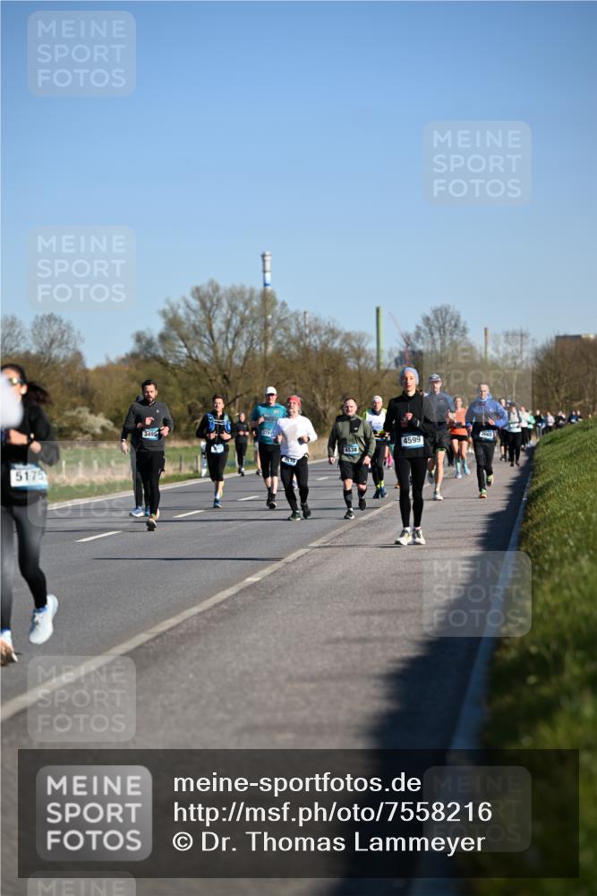 06.04.2025 - 44. Internationalen Wilhelmsburger Insellauf Dr. Thomas Lammeyer http://msf.ph/oto/7558216 06.04.2025 09:34:21 Laufen 5175, 3495, 3797, 4538, 4599, 3666 meine-sportfotos.de