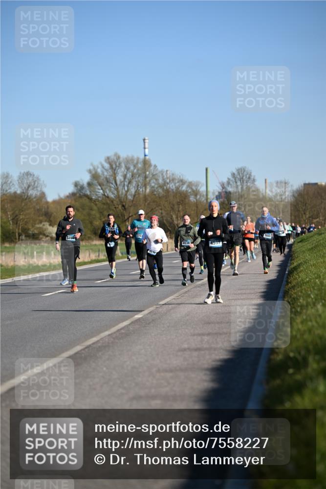 06.04.2025 - 44. Internationalen Wilhelmsburger Insellauf Dr. Thomas Lammeyer http://msf.ph/oto/7558227 06.04.2025 09:34:21 Laufen 3495, 45, 79, 4538, 4599, 3665 meine-sportfotos.de