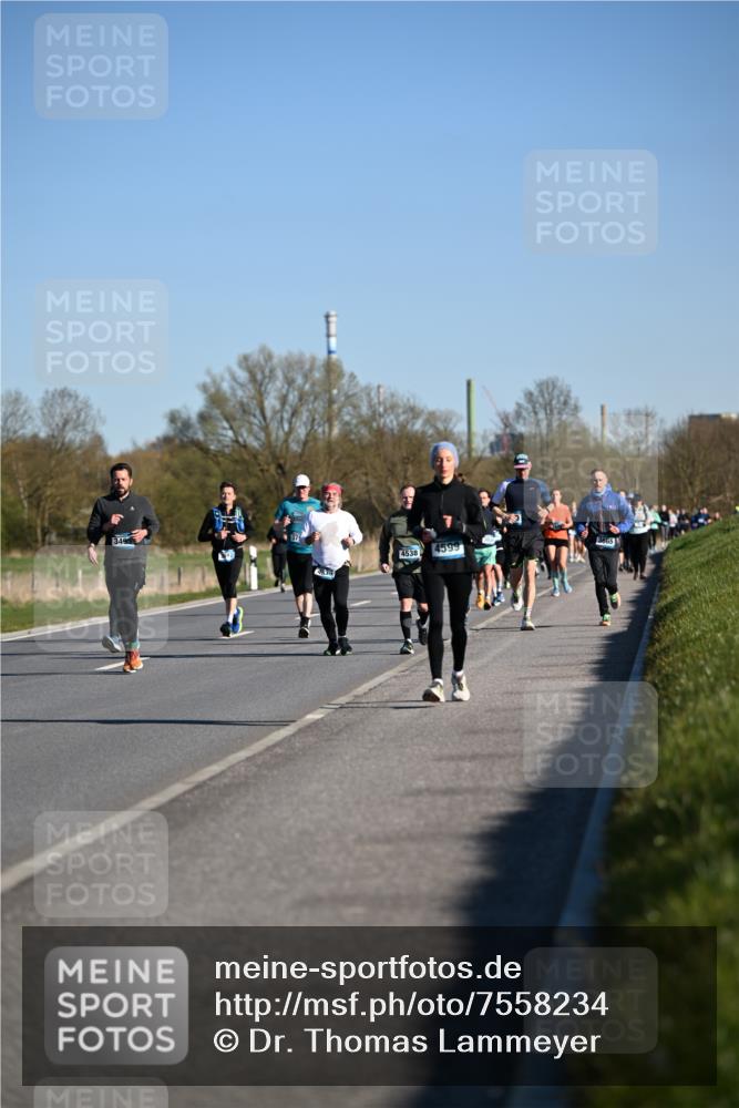 06.04.2025 - 44. Internationalen Wilhelmsburger Insellauf Dr. Thomas Lammeyer http://msf.ph/oto/7558234 06.04.2025 09:34:22 Laufen 3495, 4539, 4538, 4599 meine-sportfotos.de