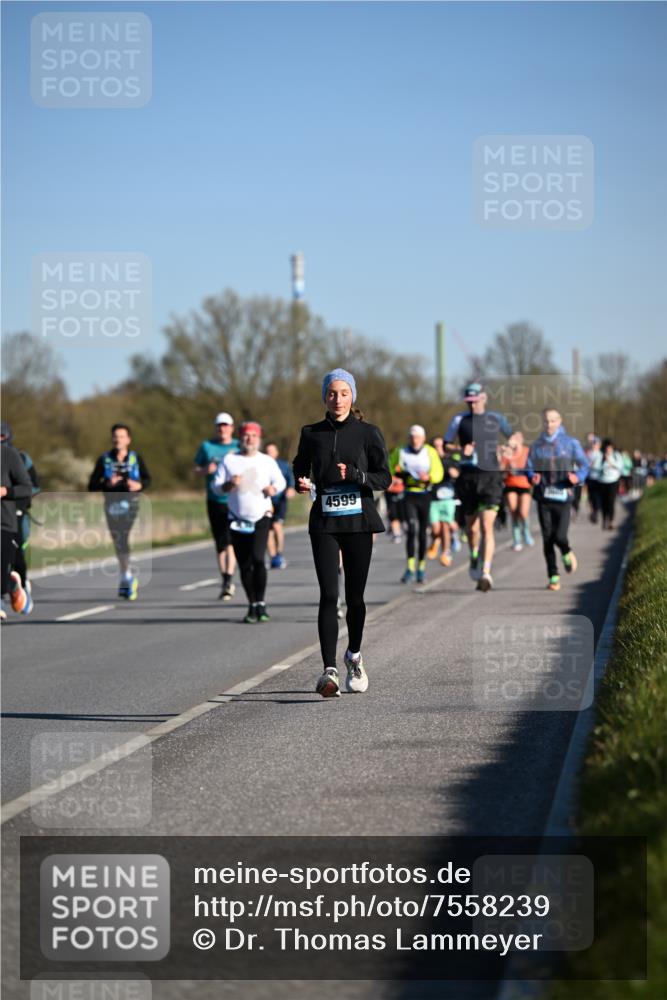 06.04.2025 - 44. Internationalen Wilhelmsburger Insellauf Dr. Thomas Lammeyer http://msf.ph/oto/7558239 06.04.2025 09:34:23 Laufen 4599 meine-sportfotos.de