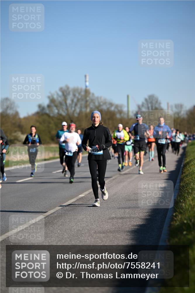 06.04.2025 - 44. Internationalen Wilhelmsburger Insellauf Dr. Thomas Lammeyer http://msf.ph/oto/7558241 06.04.2025 09:34:24 Laufen 459 meine-sportfotos.de
