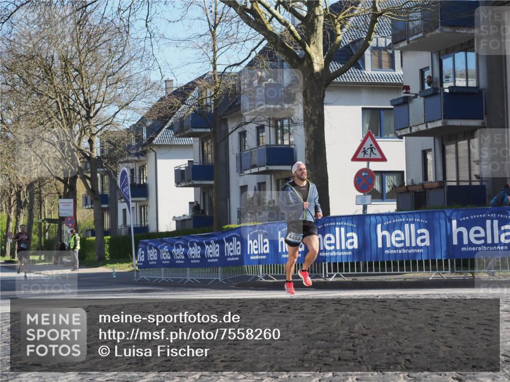 06.04.2025 - 44. Internationalen Wilhelmsburger Insellauf Luisa Fischer http://msf.ph/oto/7558260 06.04.2025 10:22:55 Ziel  meine-sportfotos.de