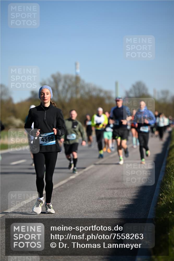 06.04.2025 - 44. Internationalen Wilhelmsburger Insellauf Dr. Thomas Lammeyer http://msf.ph/oto/7558263 06.04.2025 09:34:25 Laufen 4599 meine-sportfotos.de