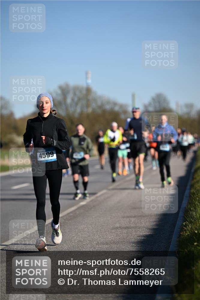 06.04.2025 - 44. Internationalen Wilhelmsburger Insellauf Dr. Thomas Lammeyer http://msf.ph/oto/7558265 06.04.2025 09:34:26 Laufen 4599 meine-sportfotos.de