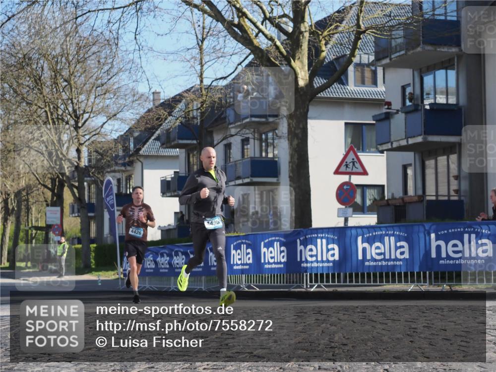 06.04.2025 - 44. Internationalen Wilhelmsburger Insellauf Luisa Fischer http://msf.ph/oto/7558272 06.04.2025 10:23:01 Ziel 4426, 4496 meine-sportfotos.de