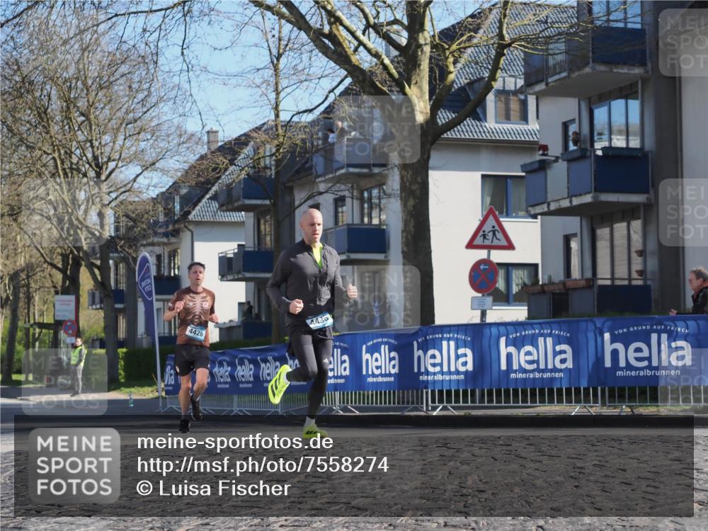 06.04.2025 - 44. Internationalen Wilhelmsburger Insellauf Luisa Fischer http://msf.ph/oto/7558274 06.04.2025 10:23:01 Ziel 713, 4496, 4426 meine-sportfotos.de
