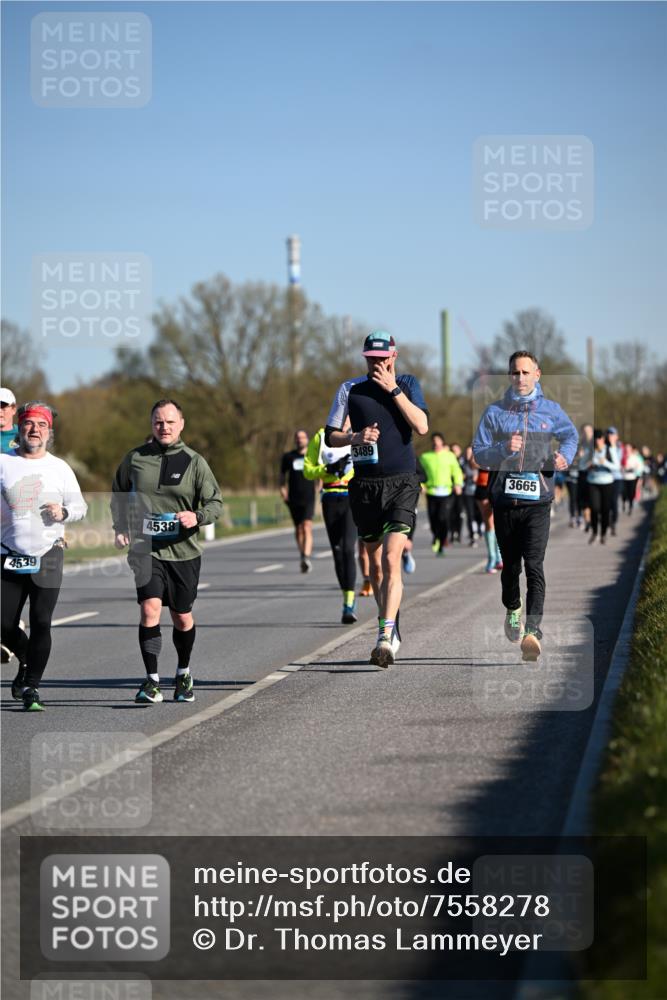 06.04.2025 - 44. Internationalen Wilhelmsburger Insellauf Dr. Thomas Lammeyer http://msf.ph/oto/7558278 06.04.2025 09:34:27 Laufen 4539, 4538, 3489, 3665 meine-sportfotos.de