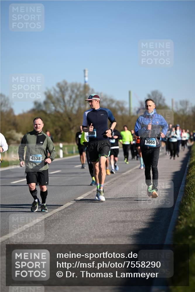 06.04.2025 - 44. Internationalen Wilhelmsburger Insellauf Dr. Thomas Lammeyer http://msf.ph/oto/7558290 06.04.2025 09:34:28 Laufen 4538, 3489, 3665 meine-sportfotos.de
