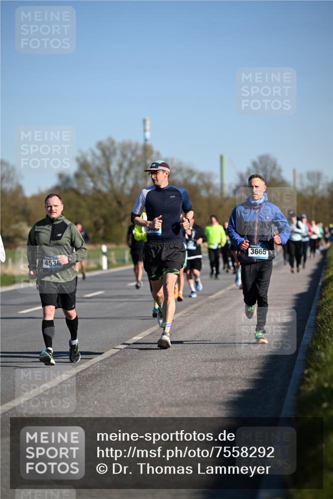06.04.2025 - 44. Internationalen Wilhelmsburger Insellauf Dr. Thomas Lammeyer http://msf.ph/oto/7558292 06.04.2025 09:34:28 Laufen 4538, 3459, 3665 meine-sportfotos.de