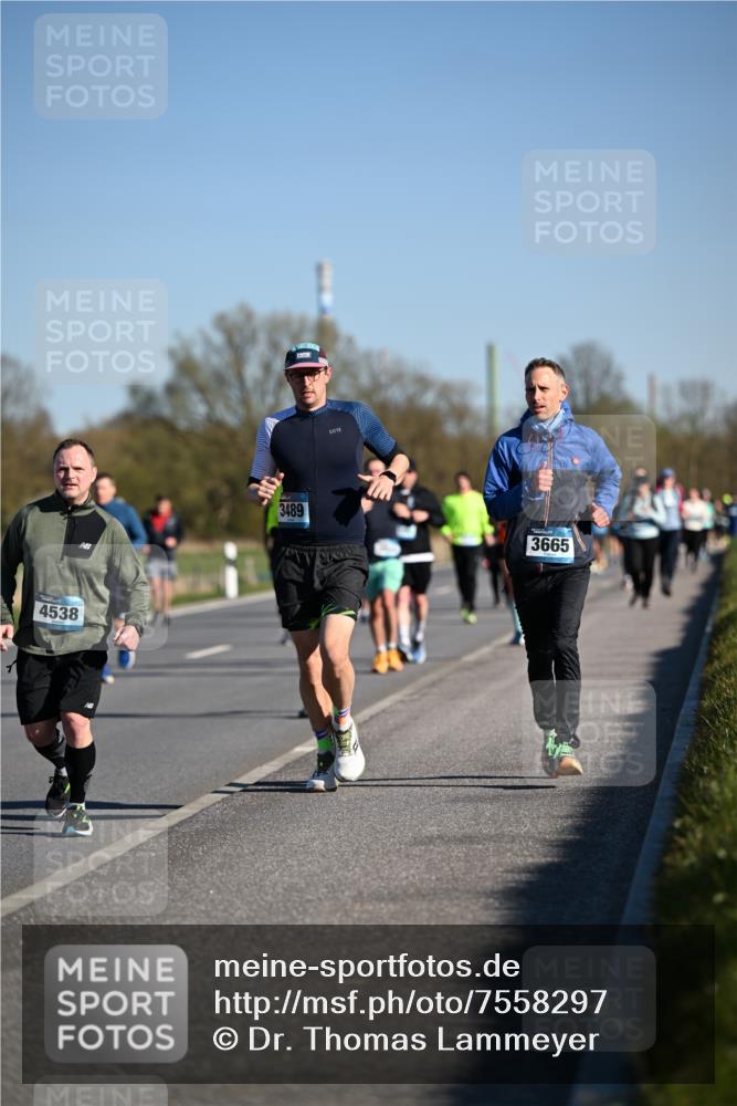 06.04.2025 - 44. Internationalen Wilhelmsburger Insellauf Dr. Thomas Lammeyer http://msf.ph/oto/7558297 06.04.2025 09:34:29 Laufen 4538, 3489, 3665 meine-sportfotos.de
