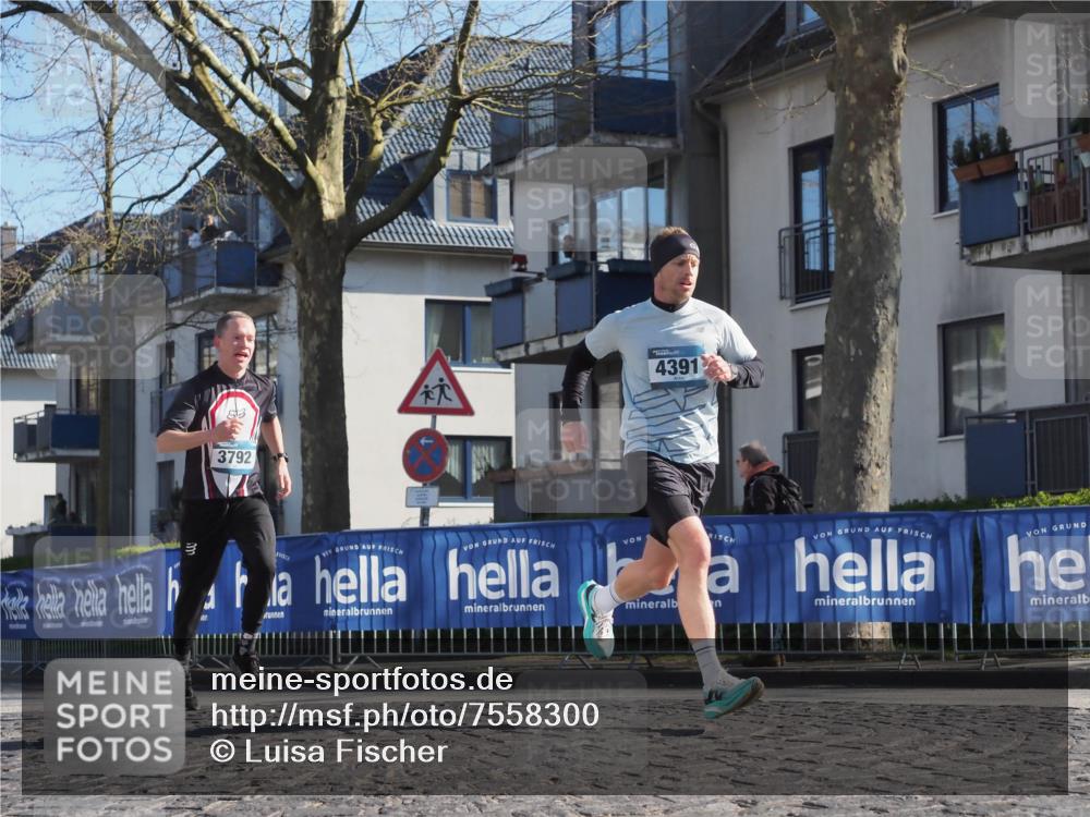 06.04.2025 - 44. Internationalen Wilhelmsburger Insellauf Luisa Fischer http://msf.ph/oto/7558300 06.04.2025 10:23:18 Ziel 3792, 4391 meine-sportfotos.de