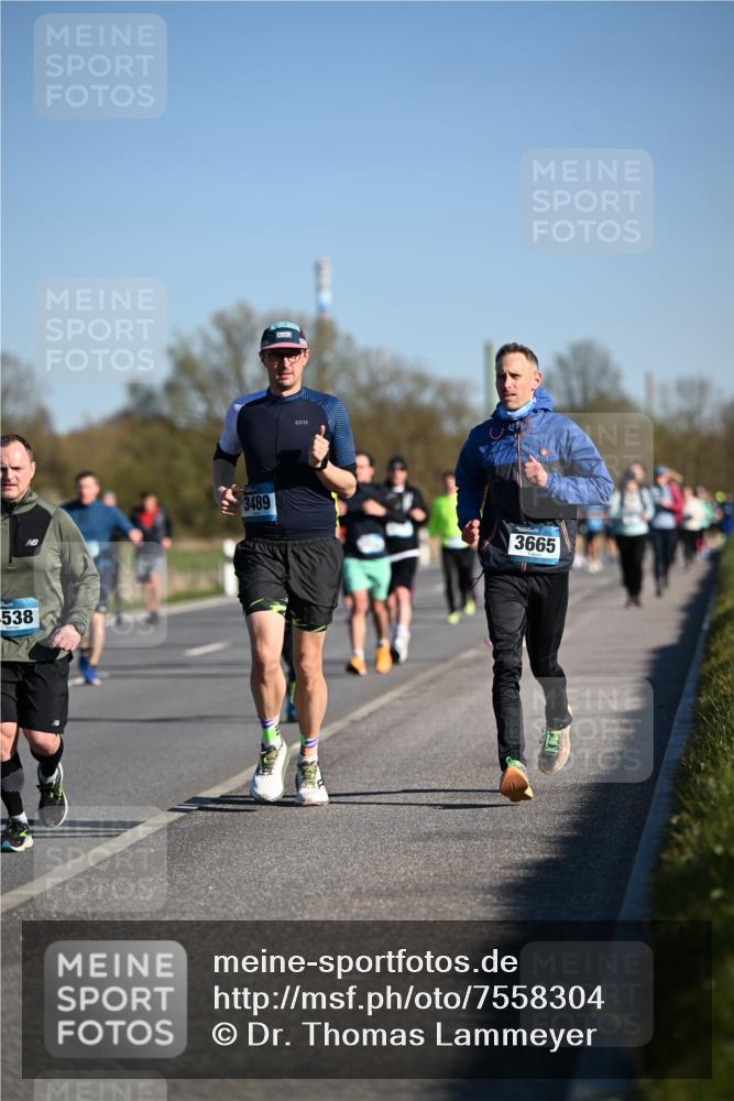 06.04.2025 - 44. Internationalen Wilhelmsburger Insellauf Dr. Thomas Lammeyer http://msf.ph/oto/7558304 06.04.2025 09:34:29 Laufen 538, 3489, 3665 meine-sportfotos.de