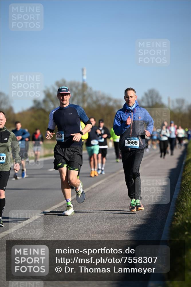 06.04.2025 - 44. Internationalen Wilhelmsburger Insellauf Dr. Thomas Lammeyer http://msf.ph/oto/7558307 06.04.2025 09:34:29 Laufen 38, 3489, 3665 meine-sportfotos.de
