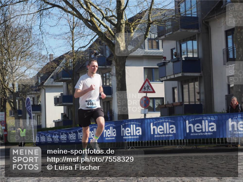 06.04.2025 - 44. Internationalen Wilhelmsburger Insellauf Luisa Fischer http://msf.ph/oto/7558329 06.04.2025 10:23:30 Ziel 4464 meine-sportfotos.de