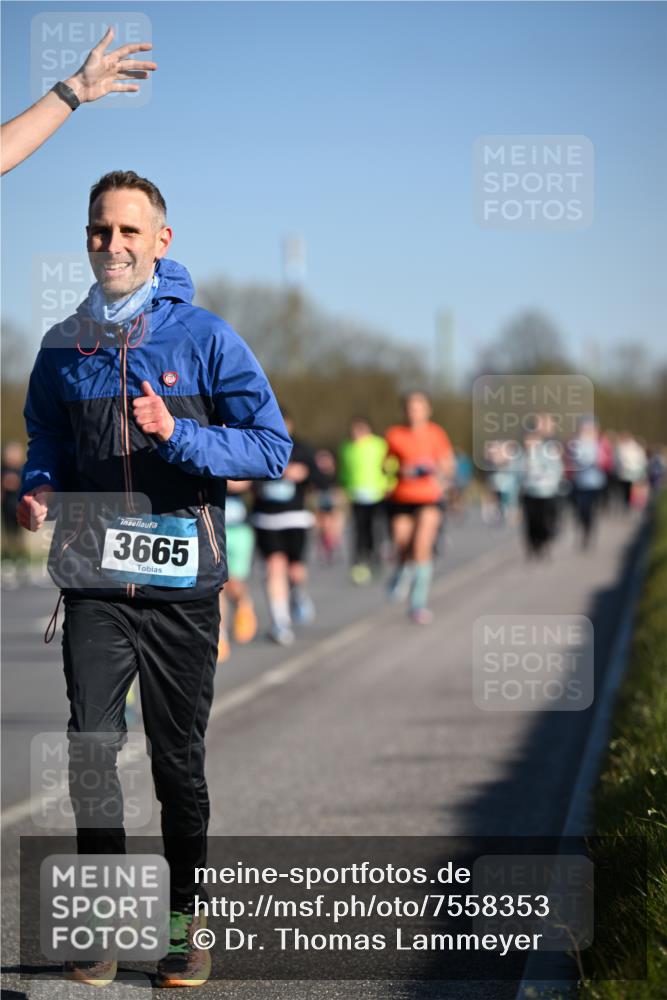 06.04.2025 - 44. Internationalen Wilhelmsburger Insellauf Dr. Thomas Lammeyer http://msf.ph/oto/7558353 06.04.2025 09:34:32 Laufen 3665 meine-sportfotos.de