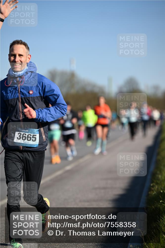 06.04.2025 - 44. Internationalen Wilhelmsburger Insellauf Dr. Thomas Lammeyer http://msf.ph/oto/7558358 06.04.2025 09:34:32 Laufen 3665 meine-sportfotos.de