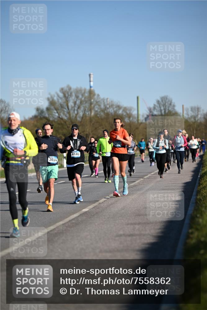 06.04.2025 - 44. Internationalen Wilhelmsburger Insellauf Dr. Thomas Lammeyer http://msf.ph/oto/7558362 06.04.2025 09:34:33 Laufen 3034, 4140 meine-sportfotos.de