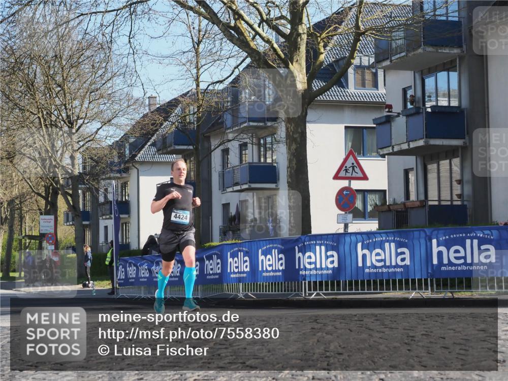 06.04.2025 - 44. Internationalen Wilhelmsburger Insellauf Luisa Fischer http://msf.ph/oto/7558380 06.04.2025 10:24:04 Ziel 4424 meine-sportfotos.de
