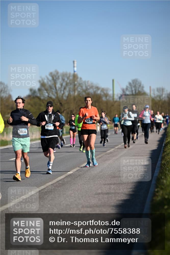 06.04.2025 - 44. Internationalen Wilhelmsburger Insellauf Dr. Thomas Lammeyer http://msf.ph/oto/7558388 06.04.2025 09:34:33 Laufen 3034, 4140, 3470 meine-sportfotos.de