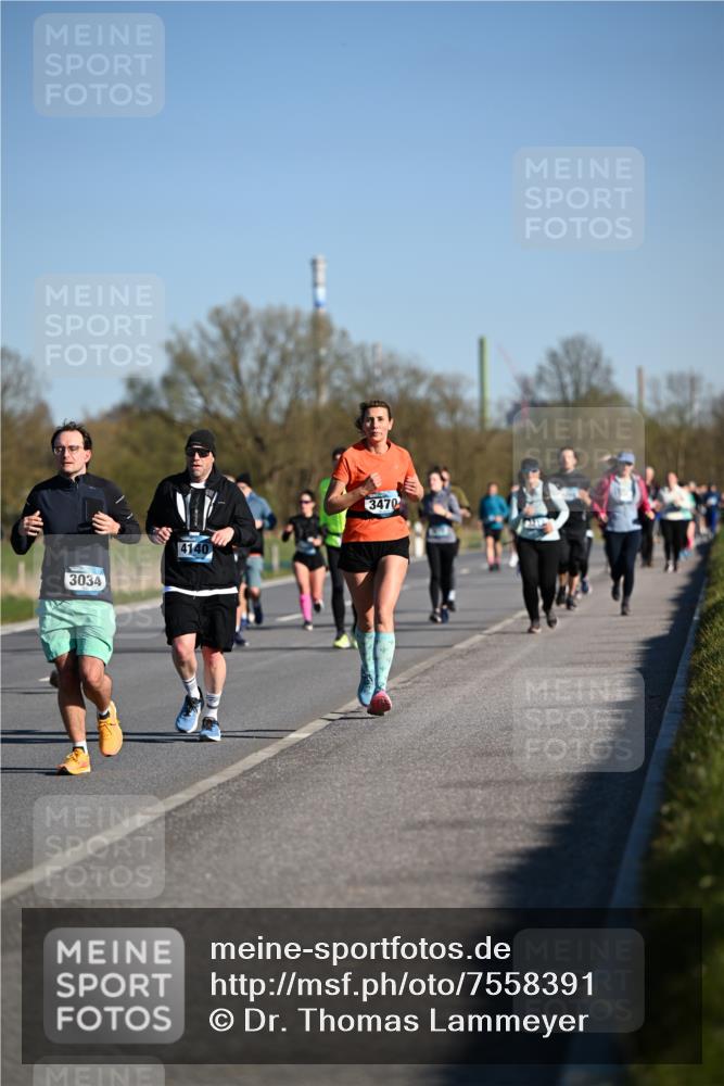 06.04.2025 - 44. Internationalen Wilhelmsburger Insellauf Dr. Thomas Lammeyer http://msf.ph/oto/7558391 06.04.2025 09:34:34 Laufen 3034, 4140, 3470 meine-sportfotos.de