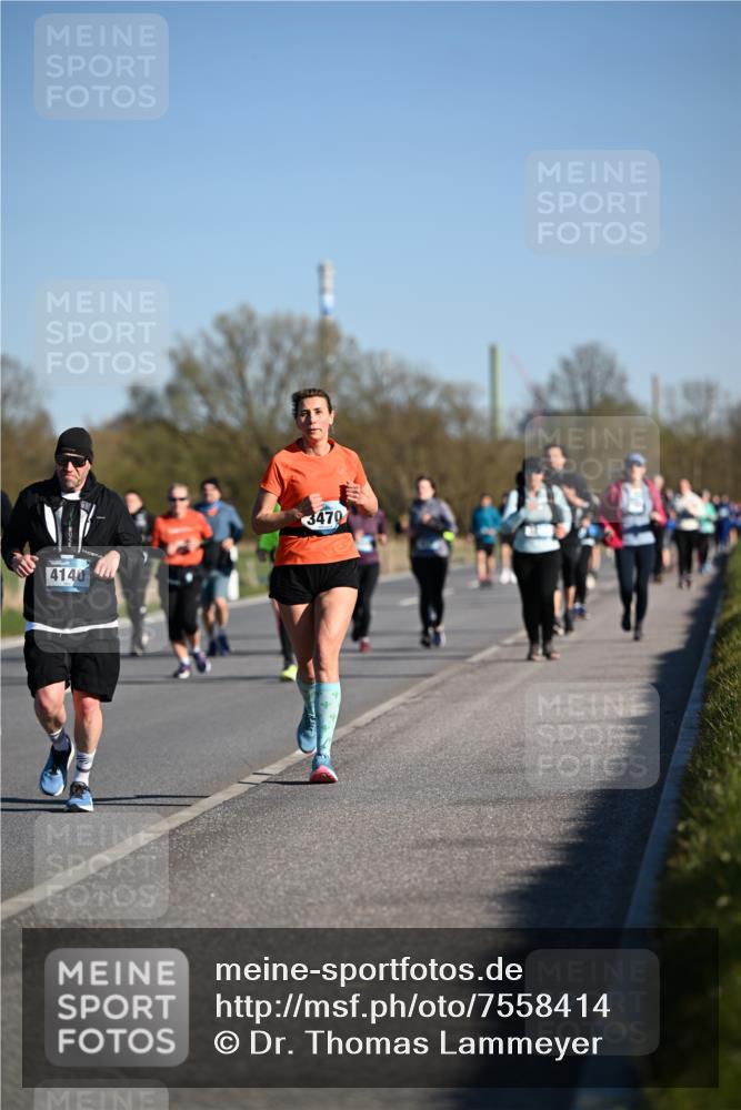 06.04.2025 - 44. Internationalen Wilhelmsburger Insellauf Dr. Thomas Lammeyer http://msf.ph/oto/7558414 06.04.2025 09:34:35 Laufen 4140, 3470 meine-sportfotos.de