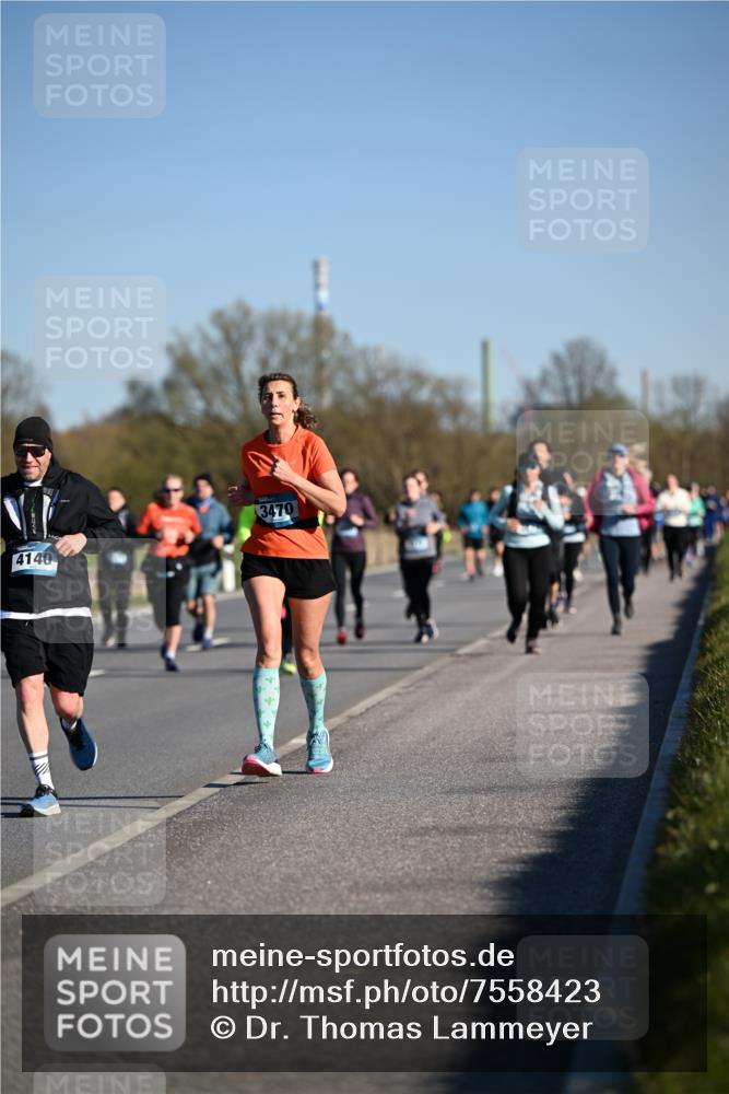 06.04.2025 - 44. Internationalen Wilhelmsburger Insellauf Dr. Thomas Lammeyer http://msf.ph/oto/7558423 06.04.2025 09:34:35 Laufen 4140, 3470 meine-sportfotos.de