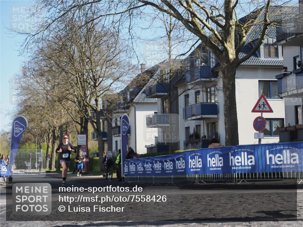 06.04.2025 - 44. Internationalen Wilhelmsburger Insellauf Luisa Fischer http://msf.ph/oto/7558426 06.04.2025 10:24:21 Ziel 3081 meine-sportfotos.de