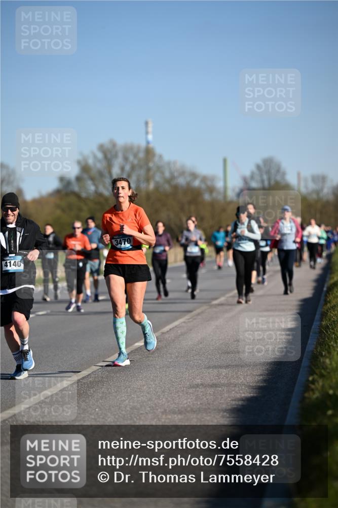 06.04.2025 - 44. Internationalen Wilhelmsburger Insellauf Dr. Thomas Lammeyer http://msf.ph/oto/7558428 06.04.2025 09:34:35 Laufen 4140, 3470 meine-sportfotos.de