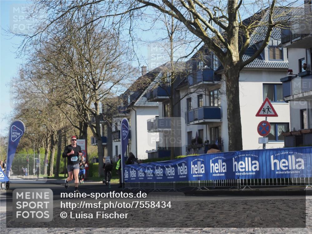 06.04.2025 - 44. Internationalen Wilhelmsburger Insellauf Luisa Fischer http://msf.ph/oto/7558434 06.04.2025 10:24:21 Ziel 3081 meine-sportfotos.de