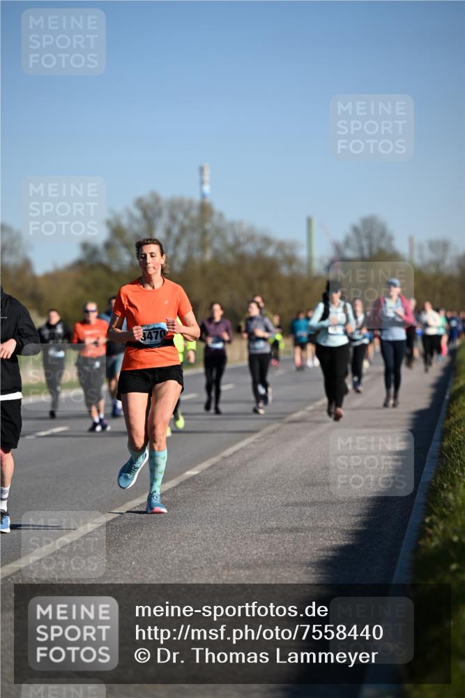 06.04.2025 - 44. Internationalen Wilhelmsburger Insellauf Dr. Thomas Lammeyer http://msf.ph/oto/7558440 06.04.2025 09:34:36 Laufen 3470 meine-sportfotos.de