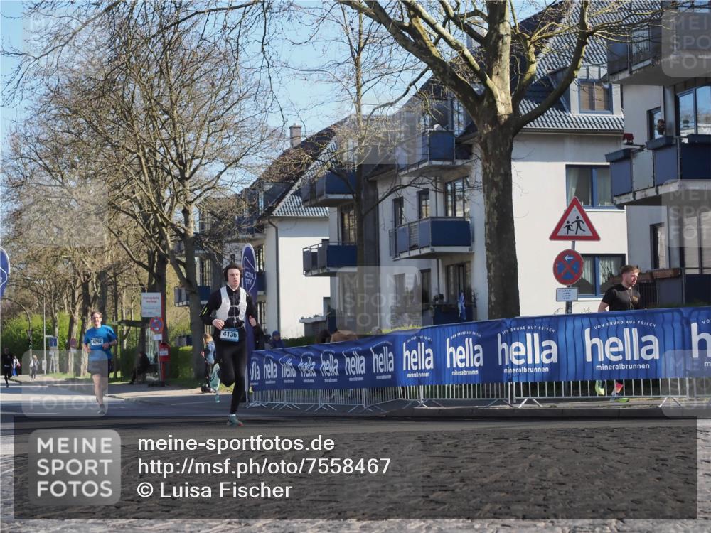 06.04.2025 - 44. Internationalen Wilhelmsburger Insellauf Luisa Fischer http://msf.ph/oto/7558467 06.04.2025 10:24:30 Ziel 4292, 4136 meine-sportfotos.de