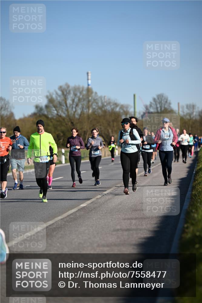 06.04.2025 - 44. Internationalen Wilhelmsburger Insellauf Dr. Thomas Lammeyer http://msf.ph/oto/7558477 06.04.2025 09:34:38 Laufen 5100, 3286, 3277, 3230, 1384 meine-sportfotos.de