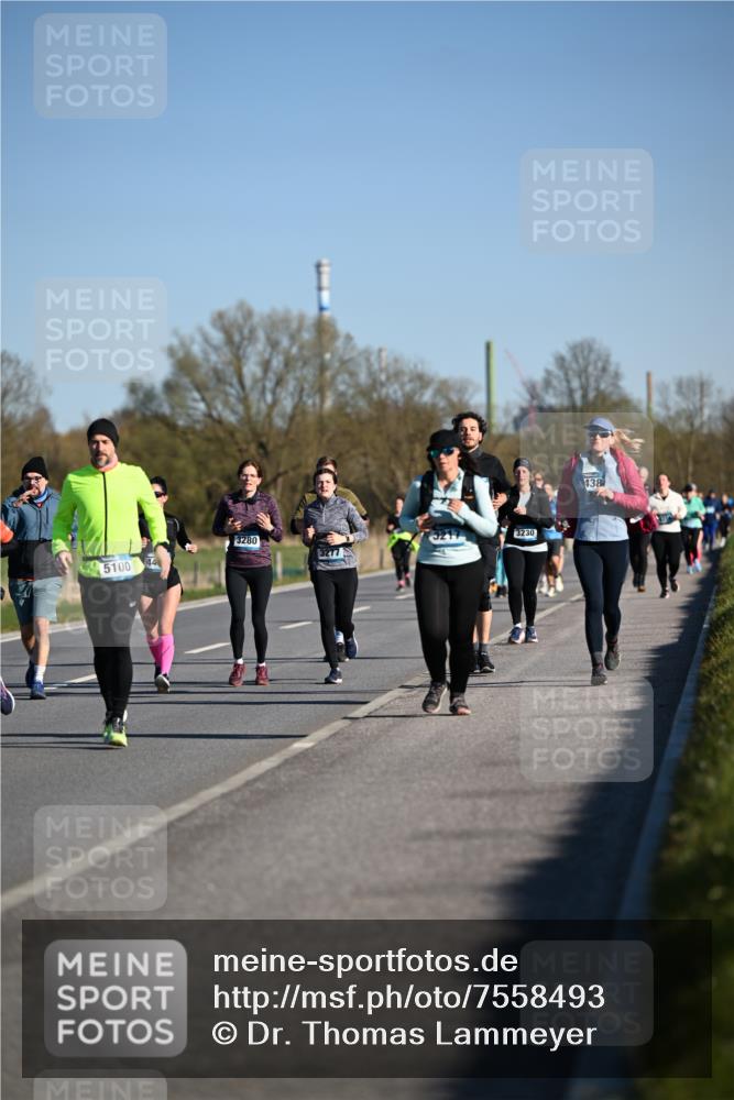 06.04.2025 - 44. Internationalen Wilhelmsburger Insellauf Dr. Thomas Lammeyer http://msf.ph/oto/7558493 06.04.2025 09:34:39 Laufen 5100, 44, 3280, 3277, 3230, 438 meine-sportfotos.de