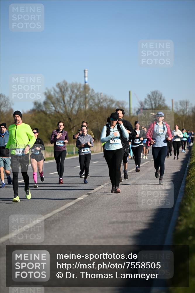 06.04.2025 - 44. Internationalen Wilhelmsburger Insellauf Dr. Thomas Lammeyer http://msf.ph/oto/7558505 06.04.2025 09:34:39 Laufen 5100, 3280, 3277, 3217, 3230 meine-sportfotos.de