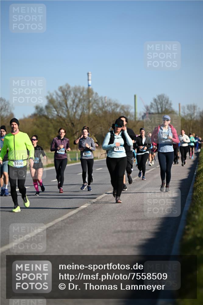 06.04.2025 - 44. Internationalen Wilhelmsburger Insellauf Dr. Thomas Lammeyer http://msf.ph/oto/7558509 06.04.2025 09:34:39 Laufen 421, 5100, 3280, 3277, 3217, 4384 meine-sportfotos.de