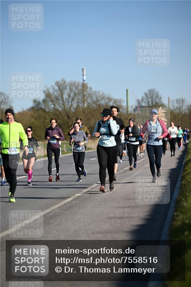 06.04.2025 - 44. Internationalen Wilhelmsburger Insellauf Dr. Thomas Lammeyer http://msf.ph/oto/7558516 06.04.2025 09:34:40 Laufen 5100, 21, 3280, 3277, 3217, 3230, 438 meine-sportfotos.de
