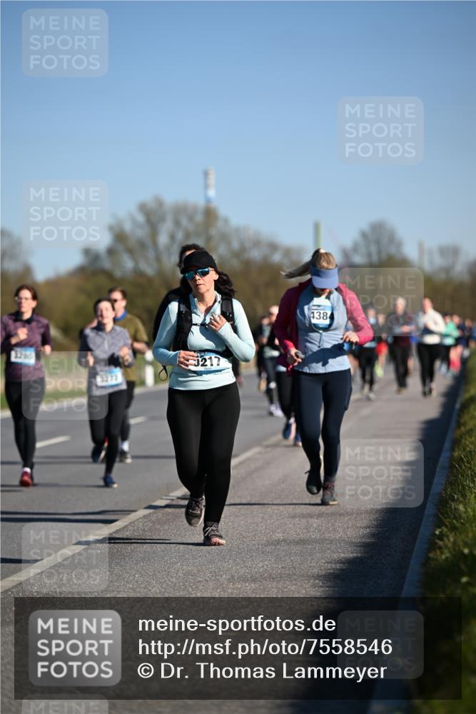 06.04.2025 - 44. Internationalen Wilhelmsburger Insellauf Dr. Thomas Lammeyer http://msf.ph/oto/7558546 06.04.2025 09:34:42 Laufen 217, 3271, 438 meine-sportfotos.de