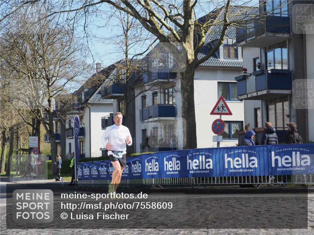 06.04.2025 - 44. Internationalen Wilhelmsburger Insellauf Luisa Fischer http://msf.ph/oto/7558609 06.04.2025 10:24:56 Ziel 3820 meine-sportfotos.de