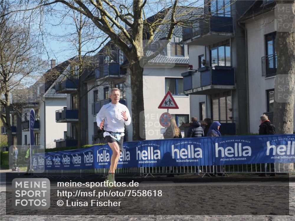 06.04.2025 - 44. Internationalen Wilhelmsburger Insellauf Luisa Fischer http://msf.ph/oto/7558618 06.04.2025 10:24:56 Ziel 382 meine-sportfotos.de