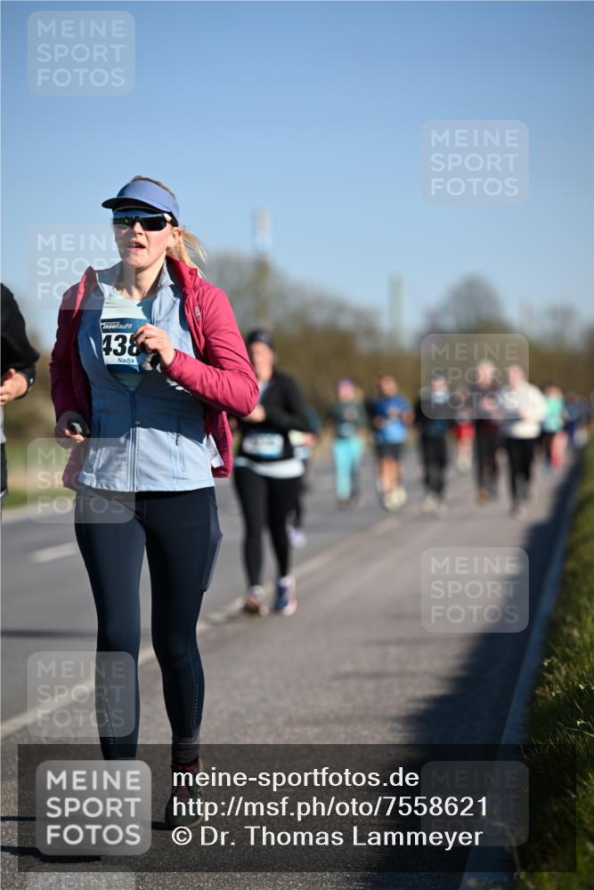 06.04.2025 - 44. Internationalen Wilhelmsburger Insellauf Dr. Thomas Lammeyer http://msf.ph/oto/7558621 06.04.2025 09:34:45 Laufen 438 meine-sportfotos.de