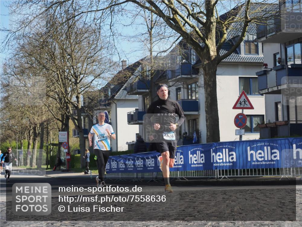 06.04.2025 - 44. Internationalen Wilhelmsburger Insellauf Luisa Fischer http://msf.ph/oto/7558636 06.04.2025 10:25:06 Ziel 4576, 28 meine-sportfotos.de