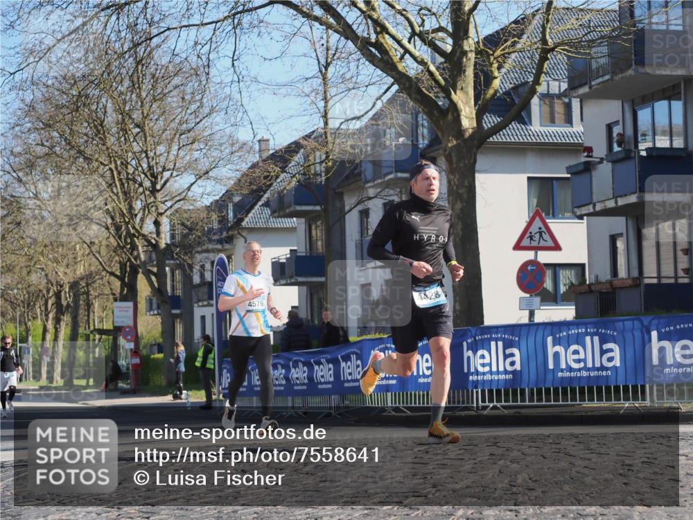 06.04.2025 - 44. Internationalen Wilhelmsburger Insellauf Luisa Fischer http://msf.ph/oto/7558641 06.04.2025 10:25:06 Ziel 4576, 4428 meine-sportfotos.de