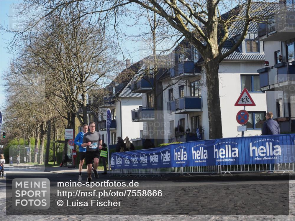 06.04.2025 - 44. Internationalen Wilhelmsburger Insellauf Luisa Fischer http://msf.ph/oto/7558666 06.04.2025 10:25:13 Ziel 4079 meine-sportfotos.de