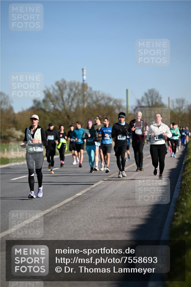 06.04.2025 - 44. Internationalen Wilhelmsburger Insellauf Dr. Thomas Lammeyer http://msf.ph/oto/7558693 06.04.2025 09:34:49 Laufen 50, 5079, 3932, 4408, 3278, 4316 meine-sportfotos.de