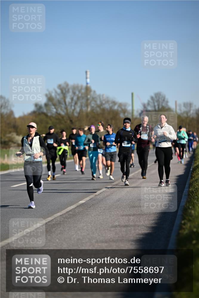 06.04.2025 - 44. Internationalen Wilhelmsburger Insellauf Dr. Thomas Lammeyer http://msf.ph/oto/7558697 06.04.2025 09:34:49 Laufen 4408, 3278, 4316 meine-sportfotos.de